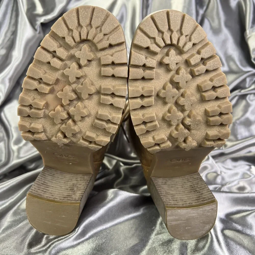 GBG G by Guess Boots Women Sz 9.5 M Brown 4” Heel Lace Up Chunky Lug Fur Booties